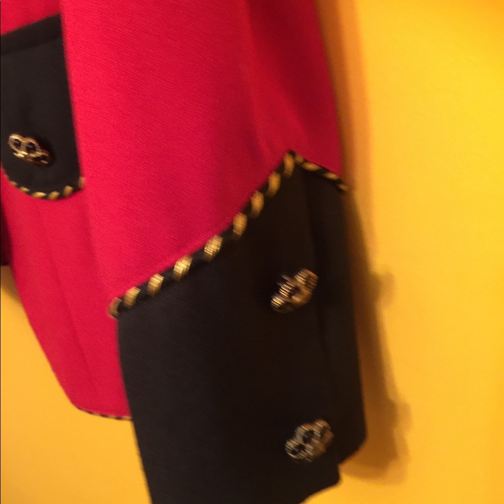Beautiful jacket - Picture 4 of 6